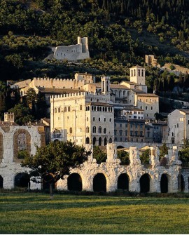 Cena gourmet a Gubbio al ristorante Nicolao del Park Hotel ai Cappuccini tra le opere di Capogrossi